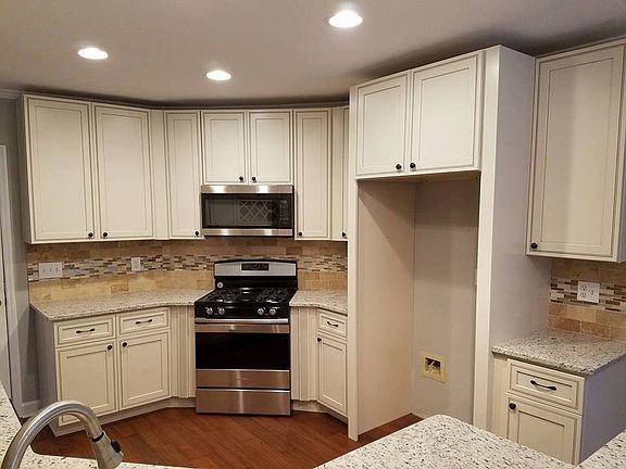 4th image of 919 Michael Lee Way