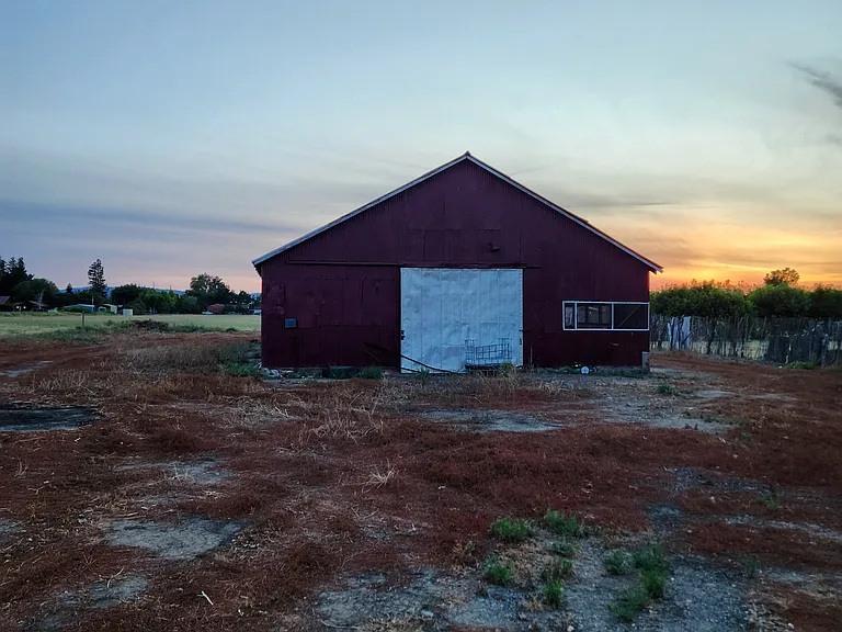 Barn