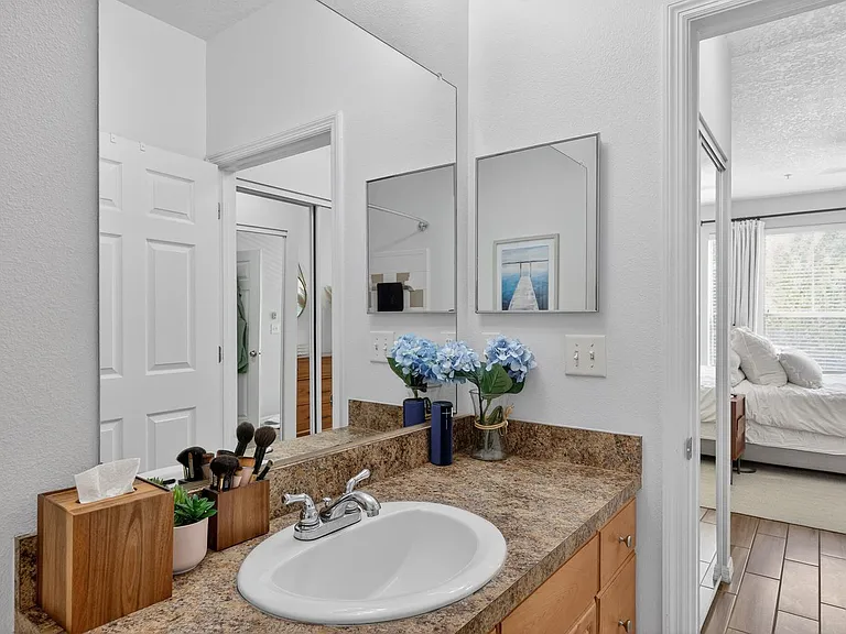 1185 SW 9th Rd #212 — Photo 21