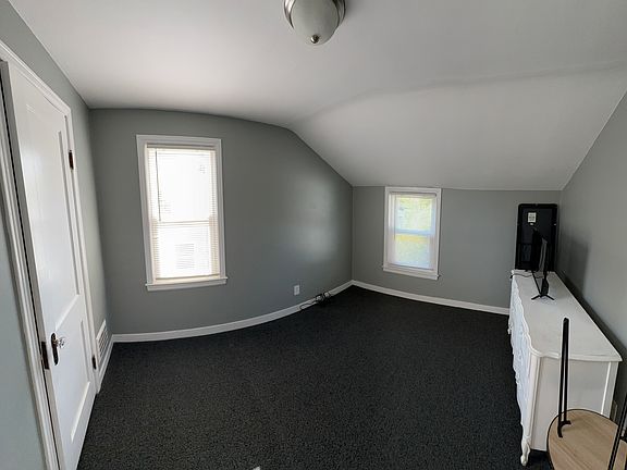 5th image of 456 Linden Ave