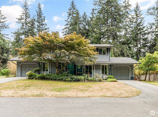 4188 Winns Hollow Ln, Clinton, WA 98236