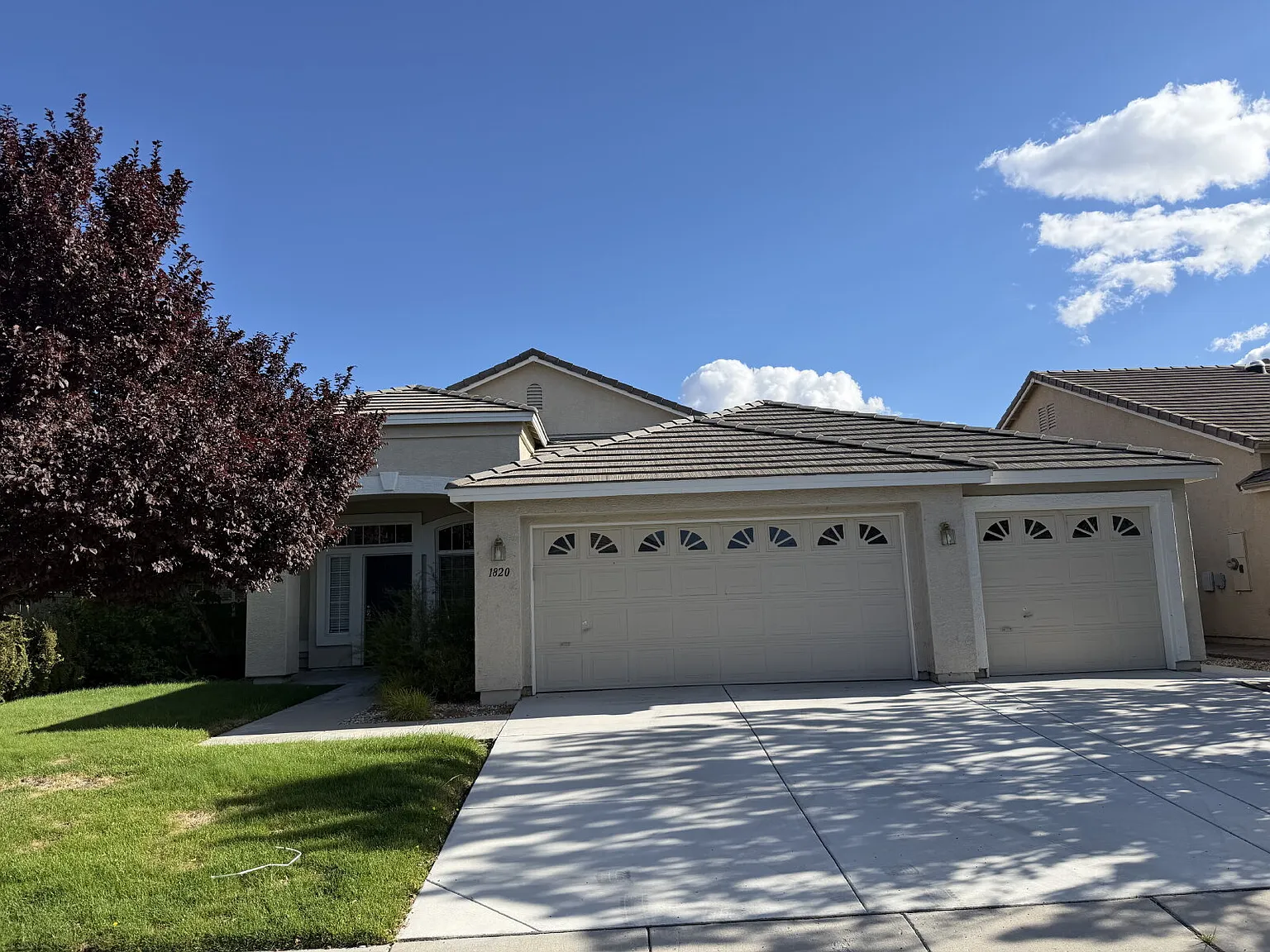 4 bed, 2.0 bath, 2068 sqft, $2,995 — Photo 1