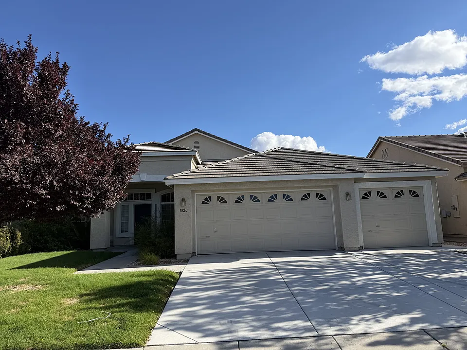 1820 Arboleda Ct