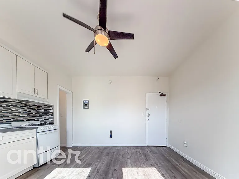 718 S Carondelet St #A503 — Photo 3