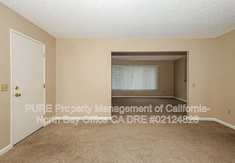 517B Debbie Dr — Photo 3