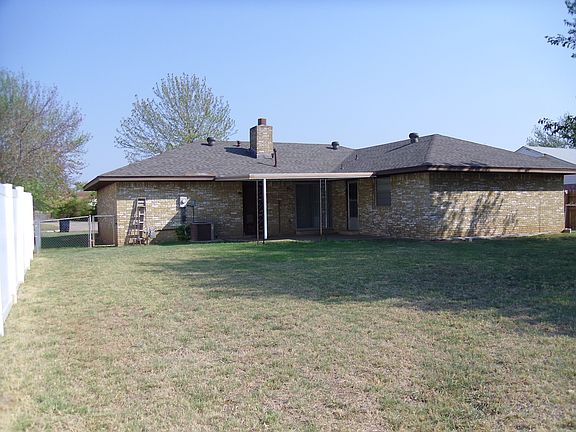 3rd image of 12 Chickasaw Dr