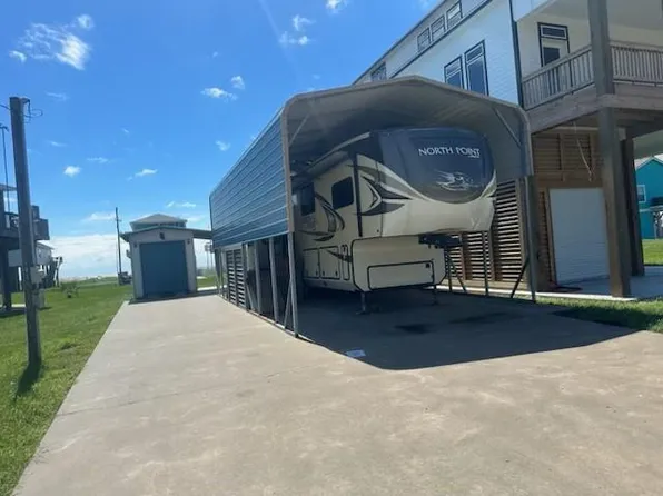 1820 Pompano Ln, Crystal Beach, TX 77650