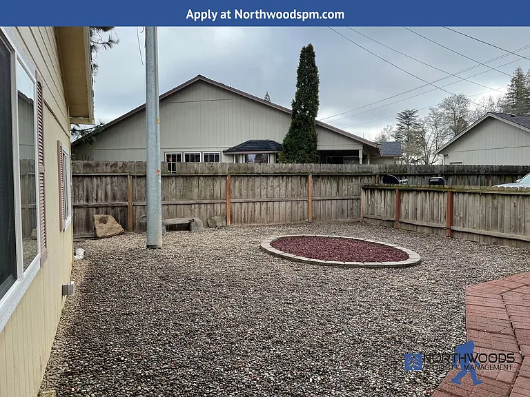 744A Beall Ln — Photo 3