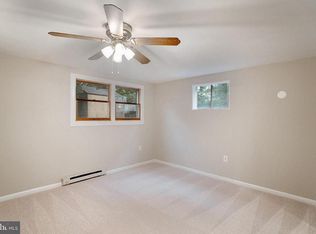 11405 Hennessey Dr, Beltsville, MD 20705