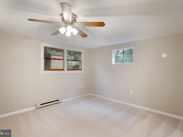 11405 Hennessey Dr, Beltsville, MD 20705