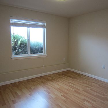 3rd image of 1449 Southgate Ave