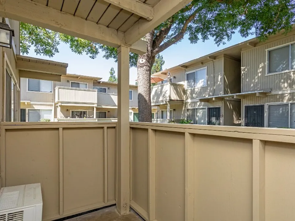 Bridgeford Apartments