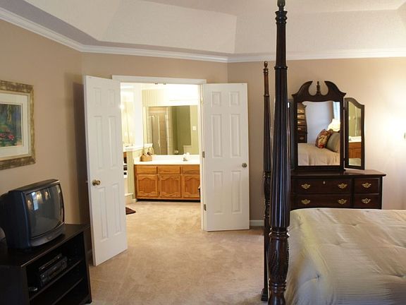 5th image of 8538 Essex Court Cv