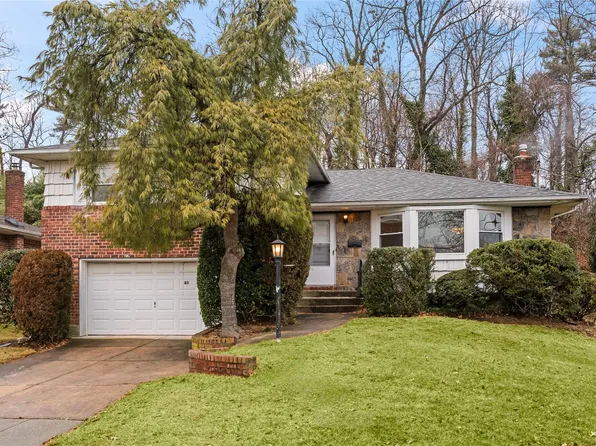 83 Stratford N, Roslyn Heights, NY 11577