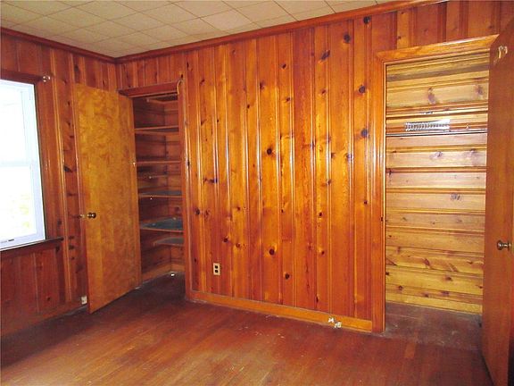 5th image of 1684 E Maiden St