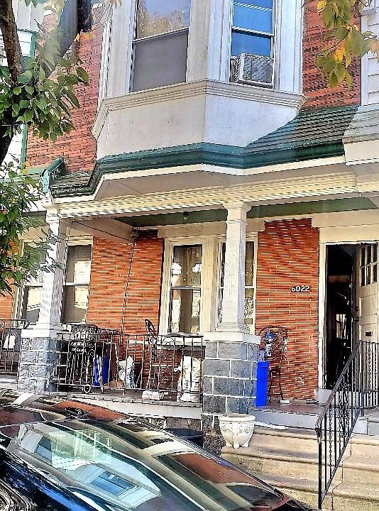 1st image of 6022 Spring St