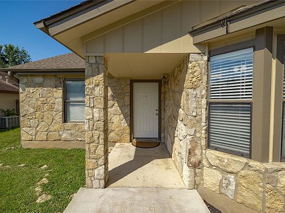 2nd image of 1714 Zimmerman Ln