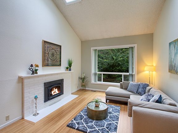 4th image of 18814 185th Ave NE