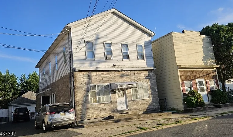 615 W Camplain Rd #1 — Photo 1