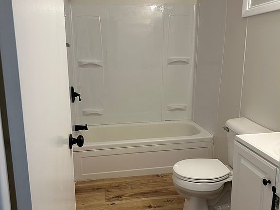 5th image of 278 Willett St Unit 2