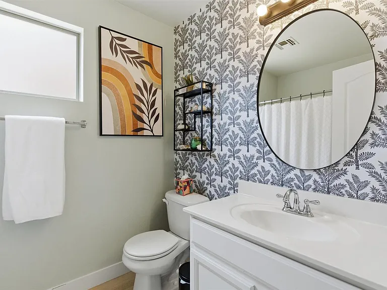 2250 E Deer Valley Rd #106 — Photo 13
