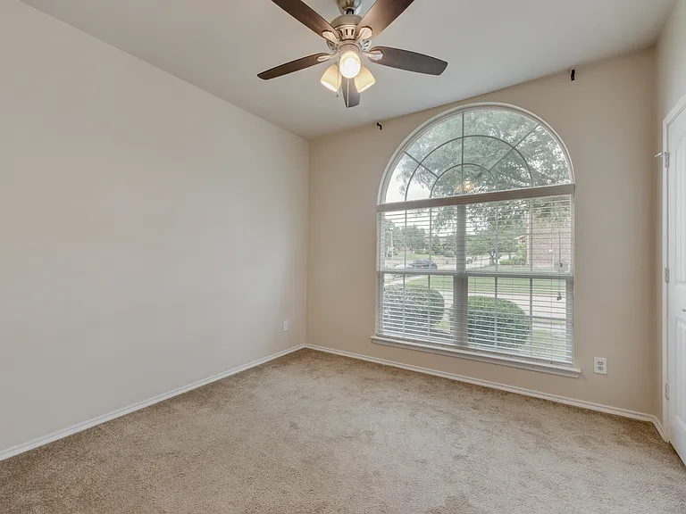 1077 Hampton Bay Dr — Photo 19