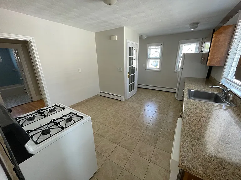 252 Brown St — Photo 13