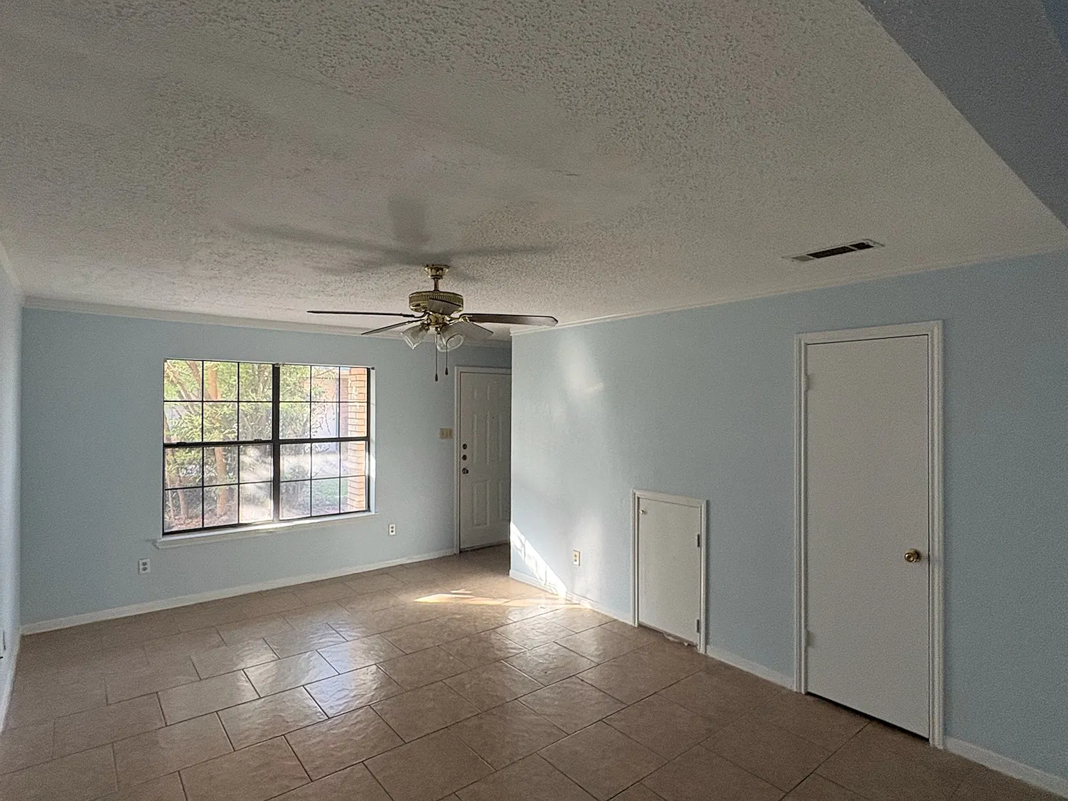 502 Alpine St — Photo 3