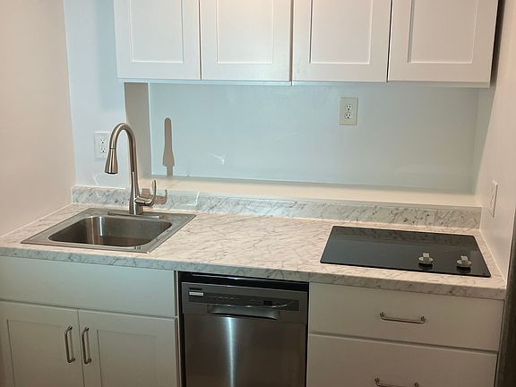 5th image of 1779 S Foothill Dr #B