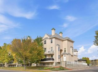 50 S Westland Rd #220, Okotoks, AB T1S2G4