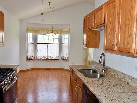 5th image of 1832 Willow Circle Dr #1832