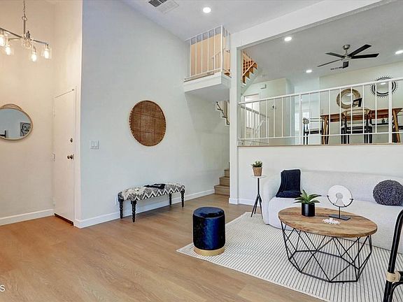 5th image of 21209 Lassen St Unit 4