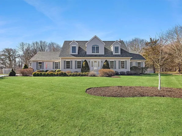 2890 Kerwin Boulevard, Greenport, NY 11944