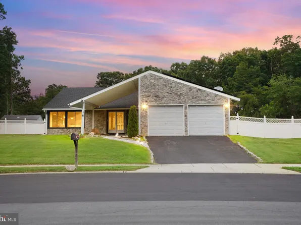 19 Pittman Ln, Sicklerville, NJ 08081