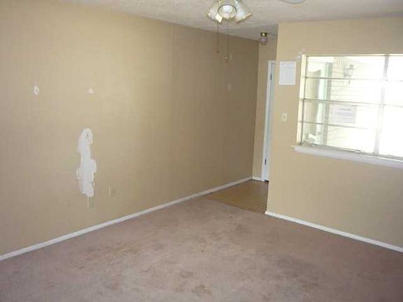 4th image of 5620 NW Beechwood Dr