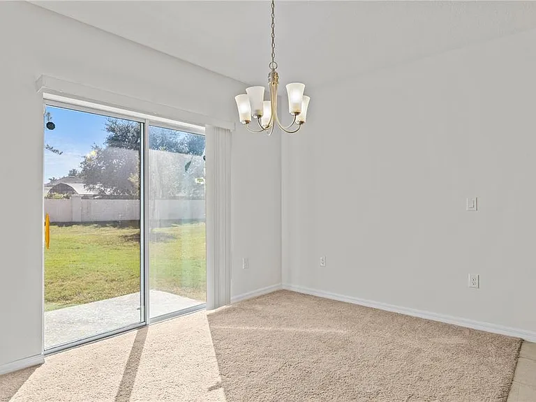 817 Sheen Cir — Photo 11