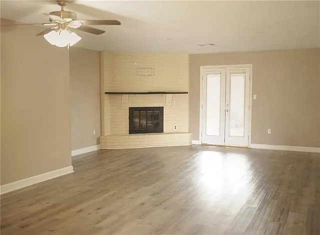322 Valencia Dr — Photo 2