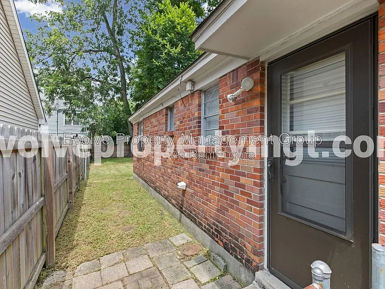 2020 Vinton Ave — Photo 14