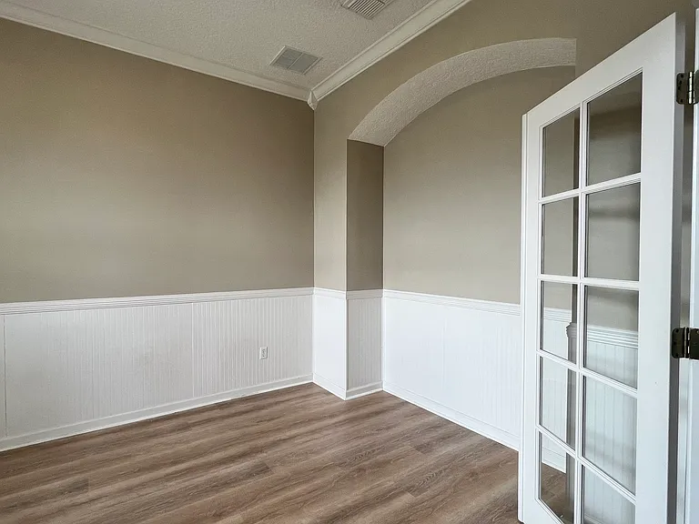 1252 Woodchurch Ln — Photo 6