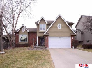 16172 Wakeley St, Omaha, NE 68118