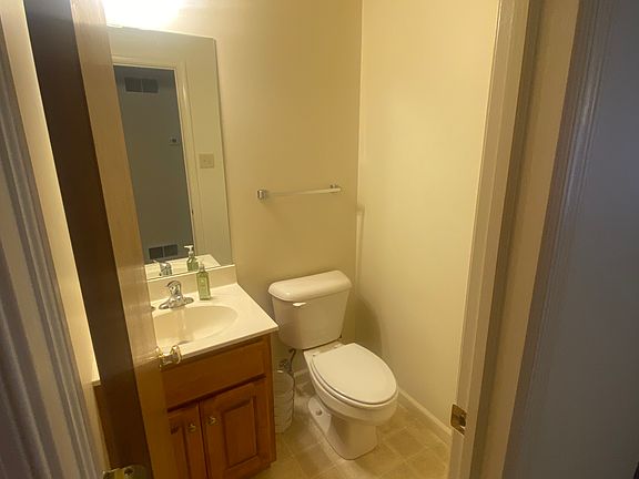 4th image of 895 Galen Dr