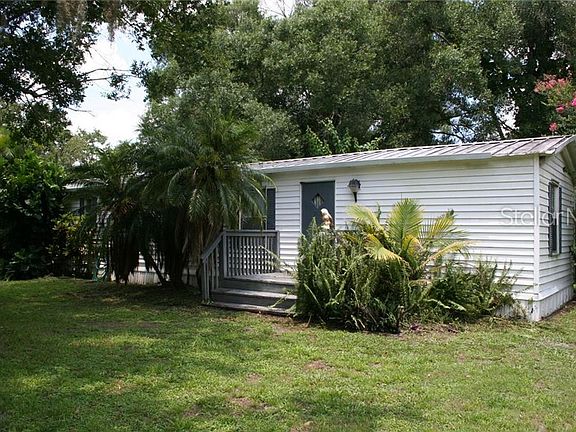 5th image of 165 N Oak Dr