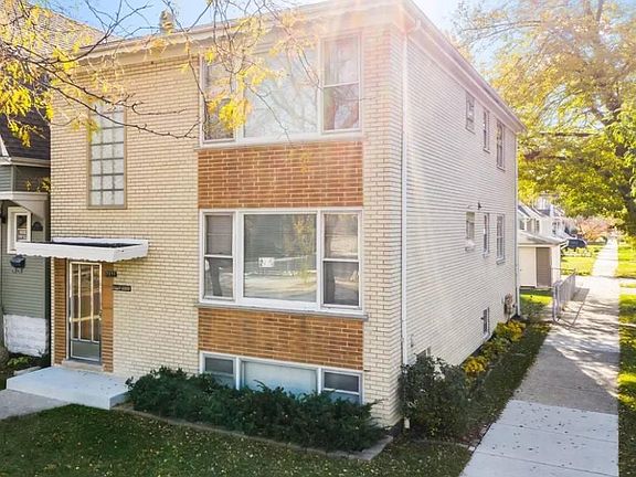 2nd image of 3859 W Montrose Ave #3
