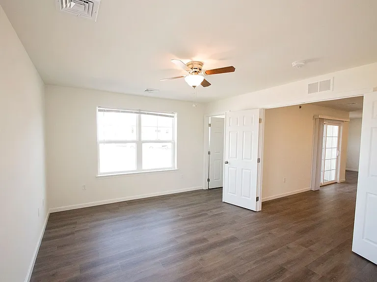 Apartments On Main — Photo 136