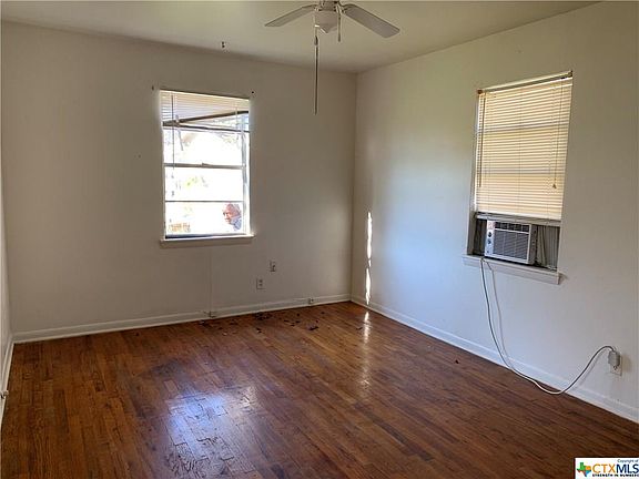5th image of 609 Little Ave #B