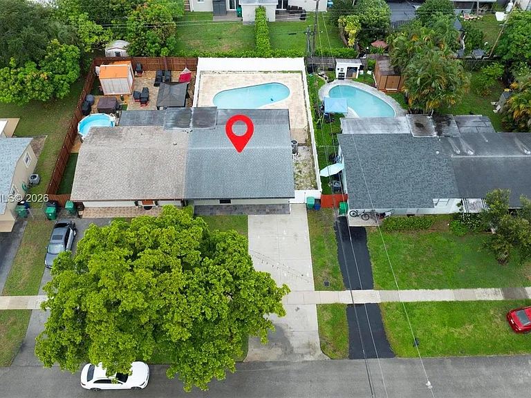 5001 SW 92nd Ter — Photo 19
