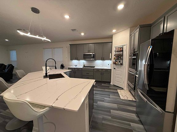 2nd image of 15615 Birchdale Dr