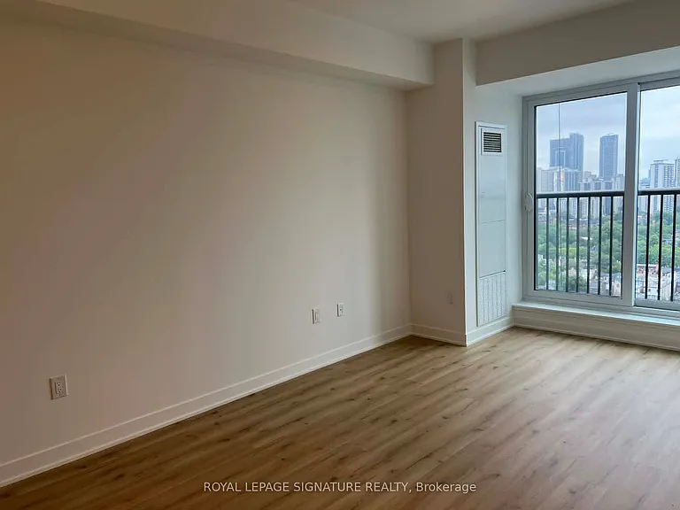 10 Oak St #2309 — Photo 2