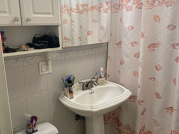 
Bathroom1