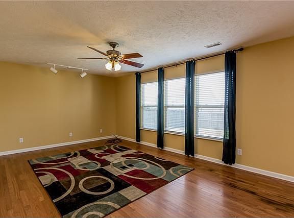 5th image of 5517 Escalade Dr